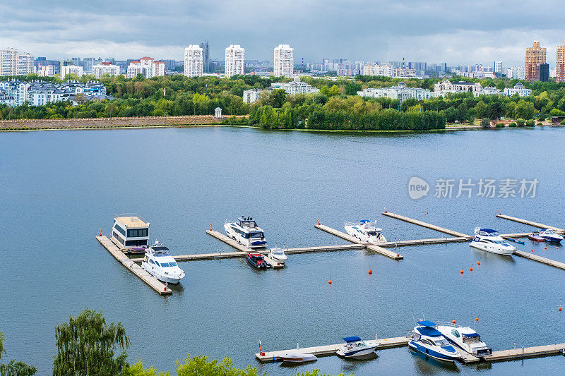 从鸟瞰美丽的莫斯科城市景观