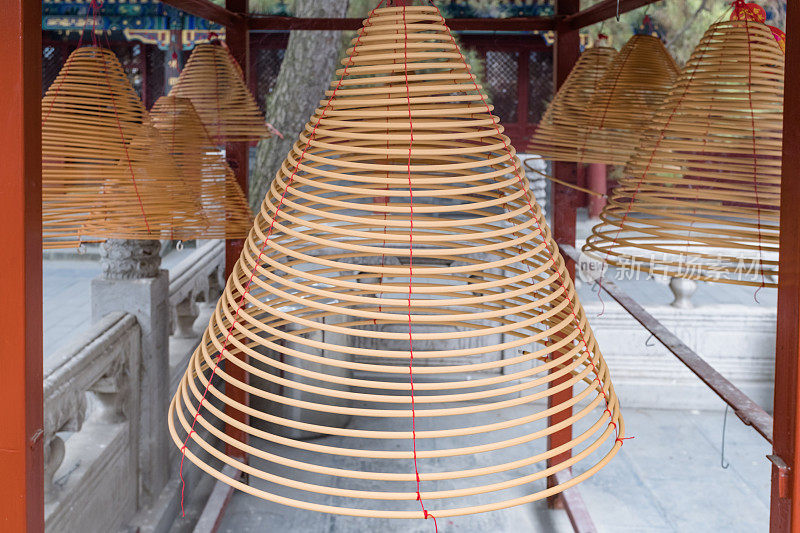 香炉卷，中国寺庙里烧烟烛