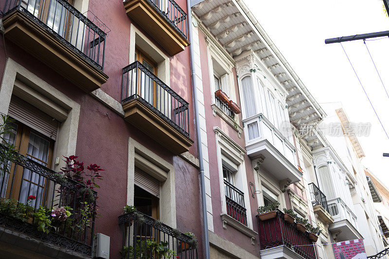 丰富多彩的传统西班牙城市建筑