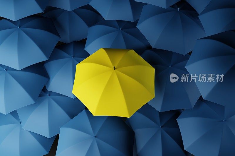 很多蓝色的伞，还有一把黄色的很显眼。