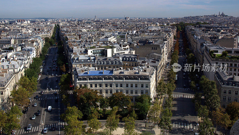 从凯旋门俯瞰巴黎，法国