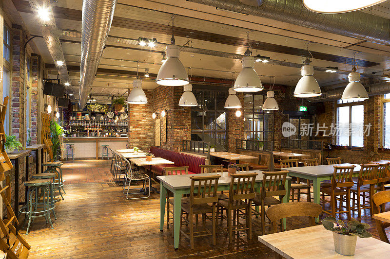 传统的现代扭曲的食品和饮料设施