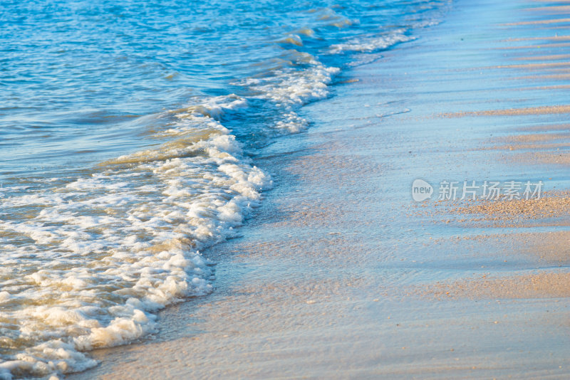 美丽的日落在热带海洋