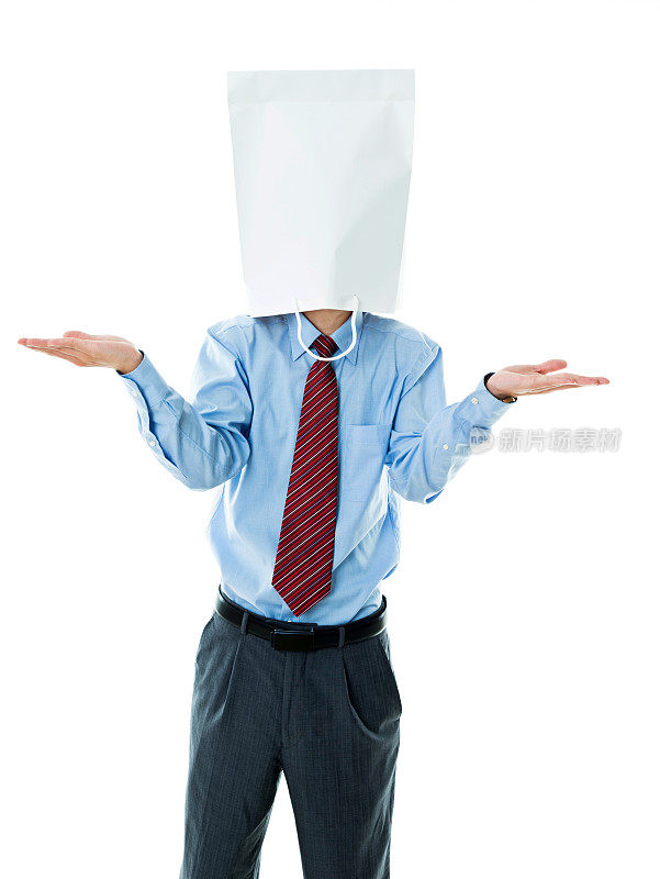 商人在白色背景下的纸袋面具