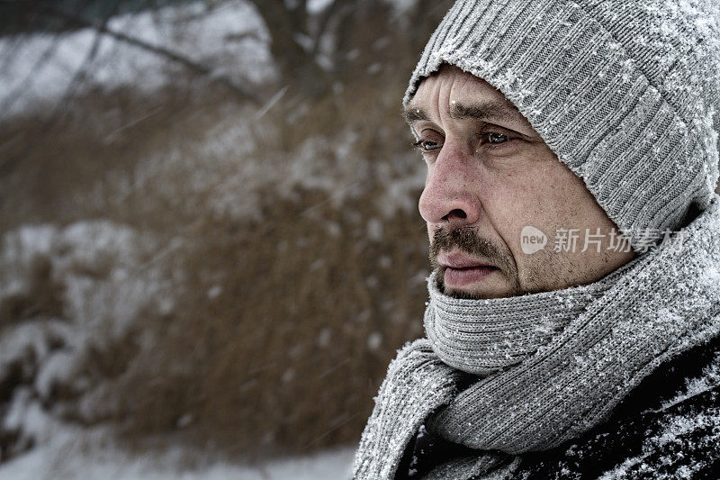 在大雪纷飞的冬天