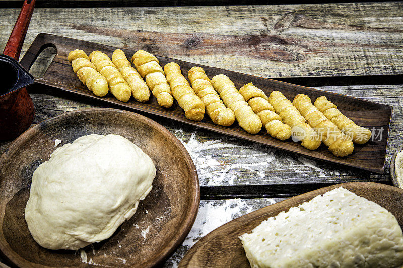 使Teque?os或龙舌兰成为委内瑞拉最受欢迎的零食