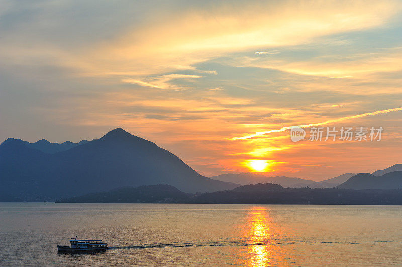 湖少校的日出