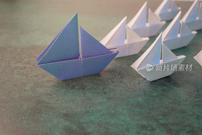 折纸帆船，领导商业理念，调色