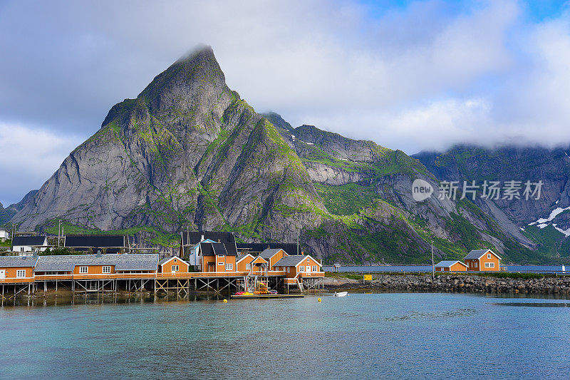 挪威，挪威罗浮敦群岛的日落风景