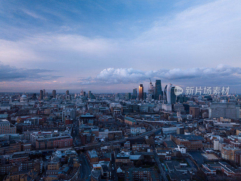 伦敦空中日落城市景观