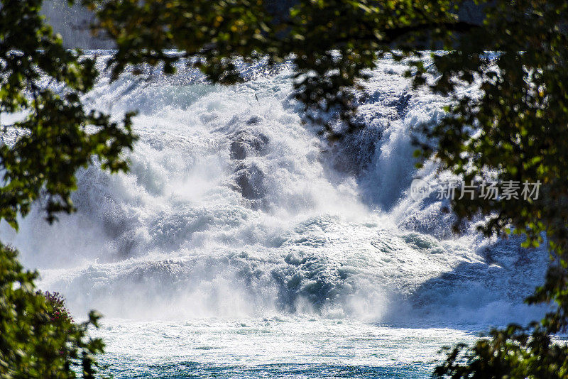 瑞士沙夫豪森的莱茵瀑布