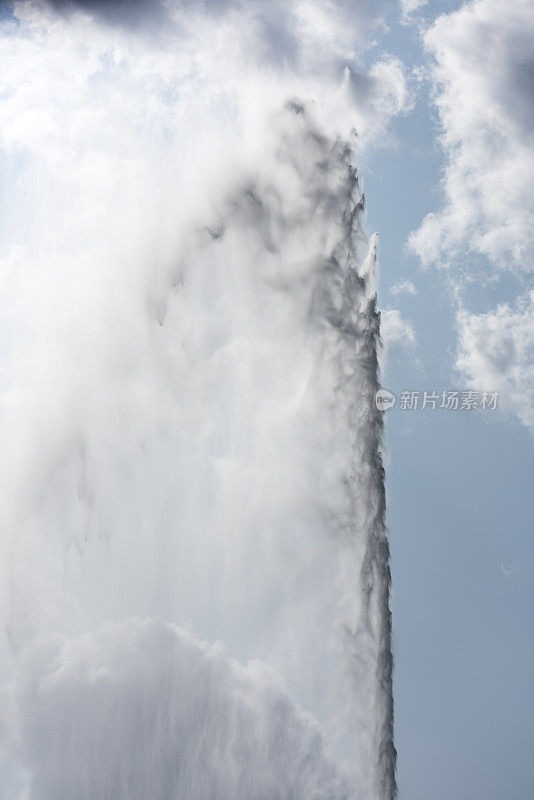 日内瓦湖上著名的喷水喷泉