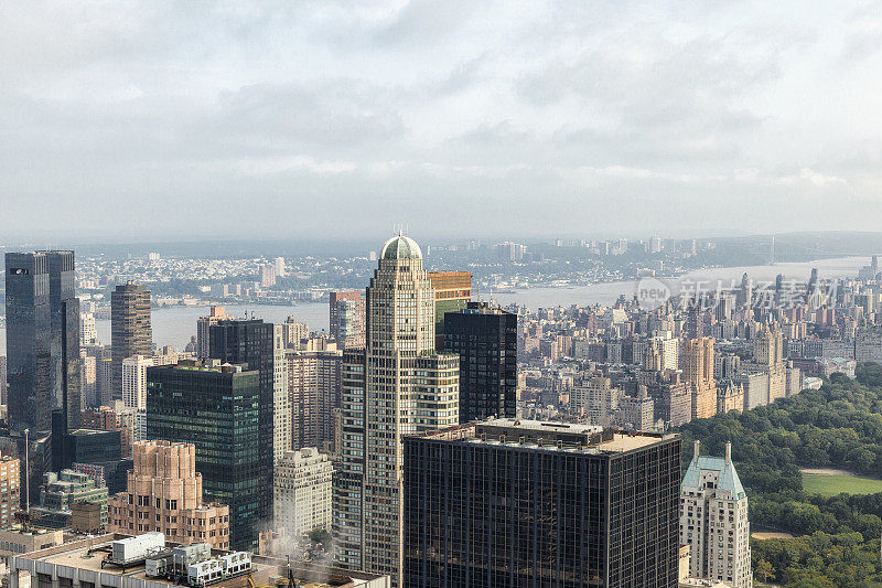 摩天大楼和中央公园高角视图，纽约
