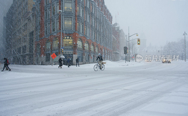 雪下的城市，渥太华