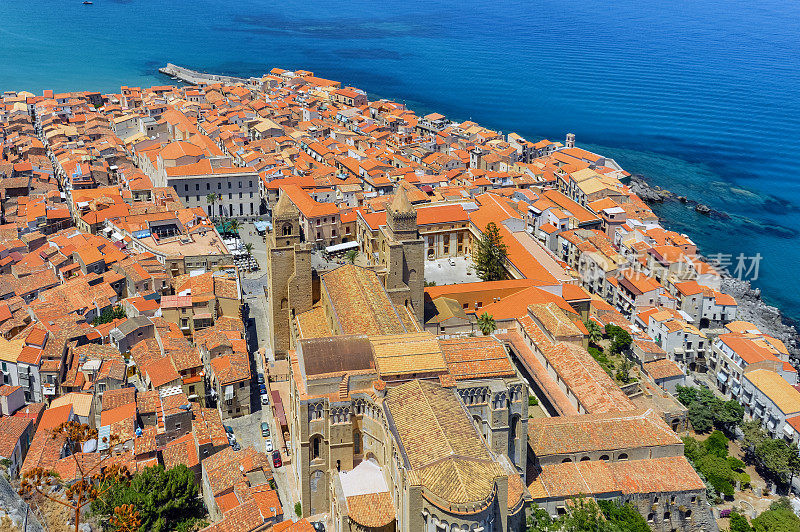 西西里岛风景优美的中世纪小镇Cefalu