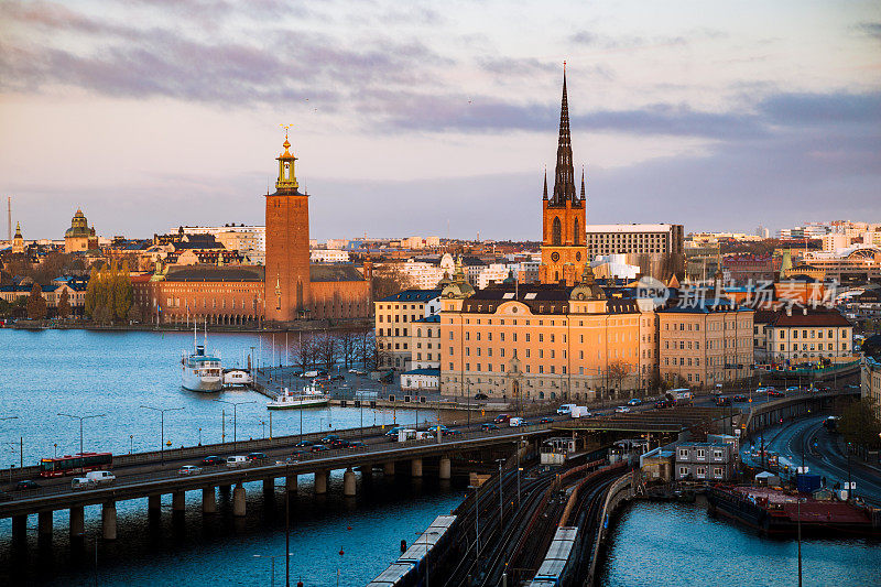 斯德哥尔摩天际线全景在日出，瑞典，斯堪的纳维亚