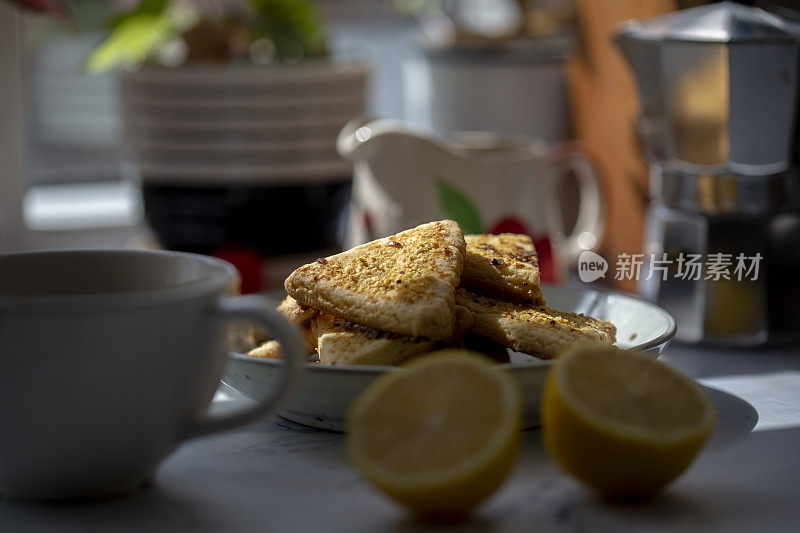 家庭烘焙全麦饼干和咖啡休息时间