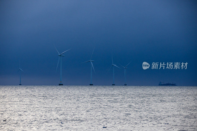 在海洋和海岸的风力涡轮机