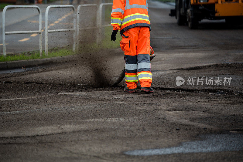 筑路工人