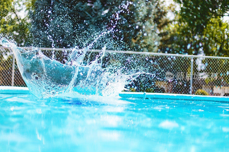 游泳池溅水蓝色系列照片
