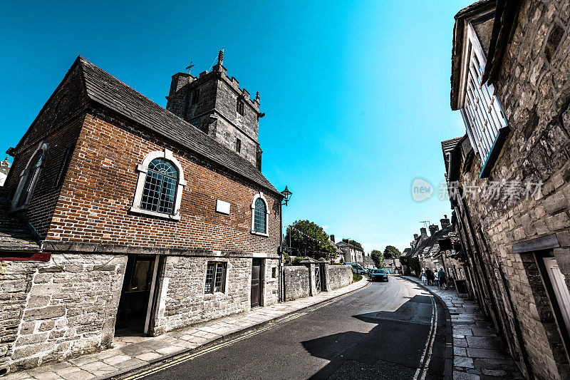 英国中世纪建筑Corfe村的小街道