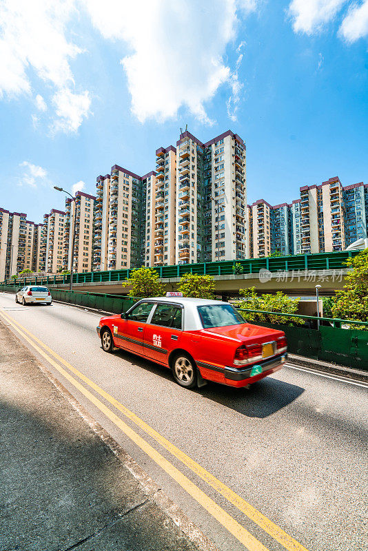 香港城市前的柏油路