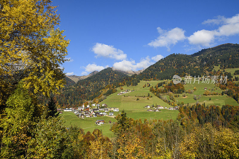 小山村