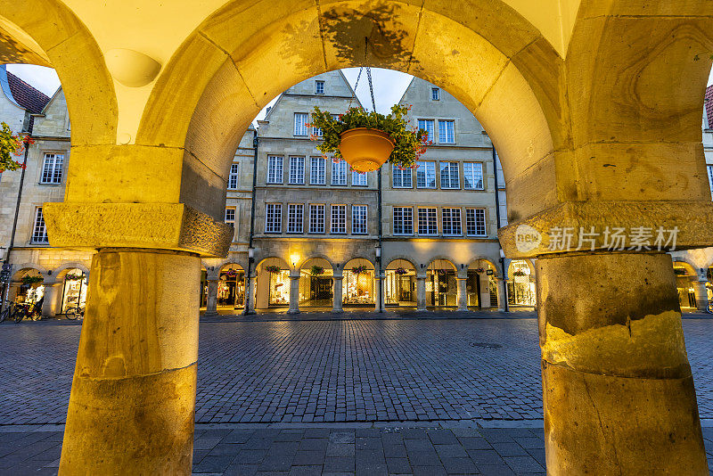 Münster日落时分的普林泽市场，德国