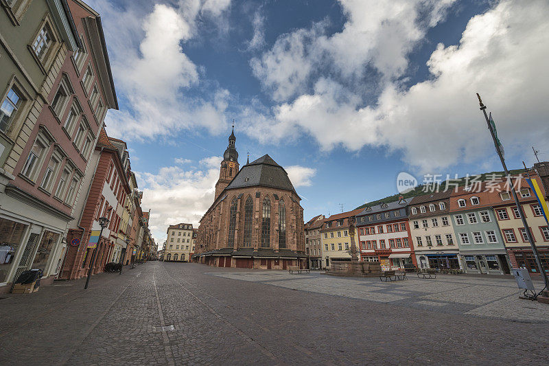 德国海德堡，Marktplatz市场广场和海利格斯教堂福音教堂的城市天际线