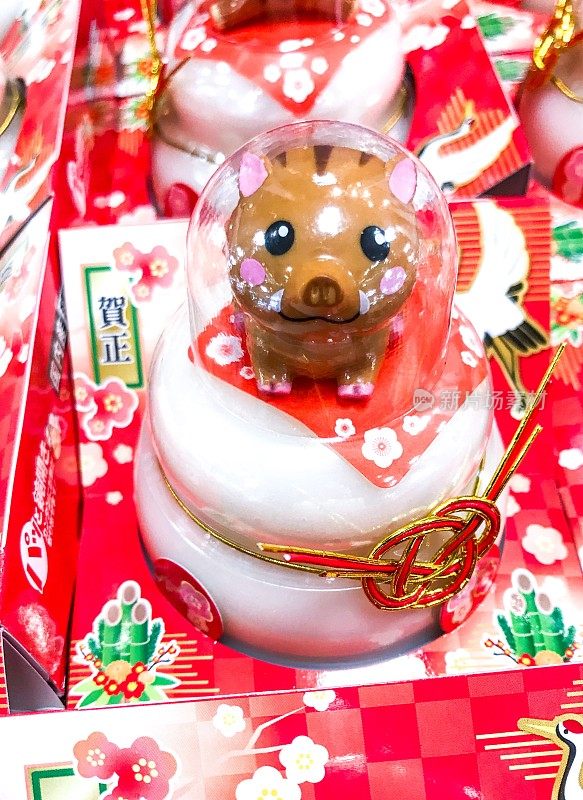 日本的新年装饰品“神神麻糬”上绘有2019年生肖小野猪