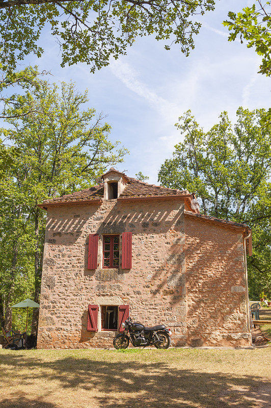 法国西南部的乡村石屋。