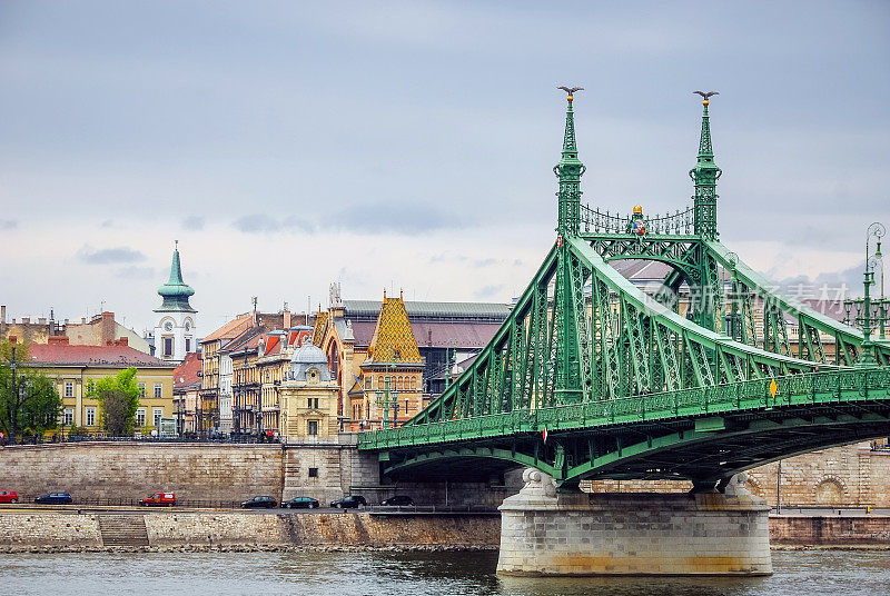 匈牙利布达佩斯的自由大桥