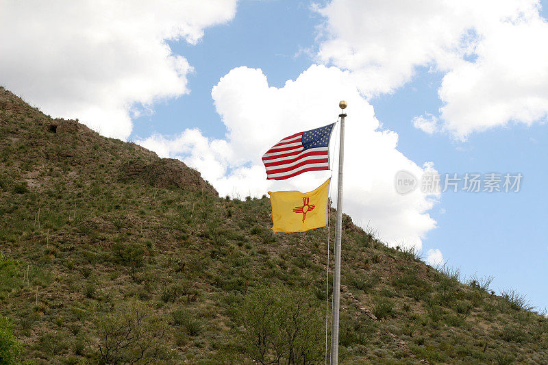美国和新墨西哥国旗