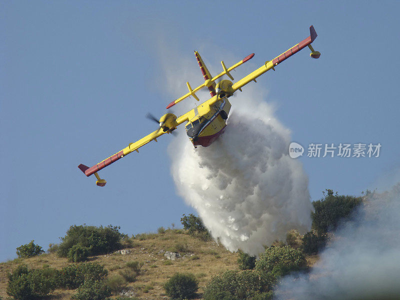 CL-415水上轰炸机行动