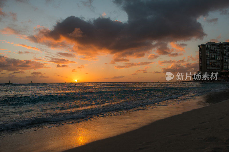 威基基海滩的日落