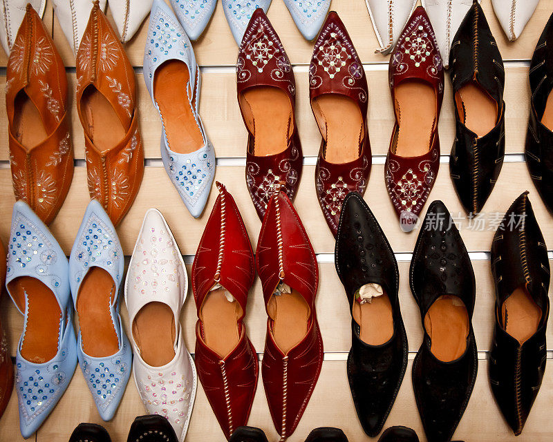 突尼斯:现代时尚女鞋