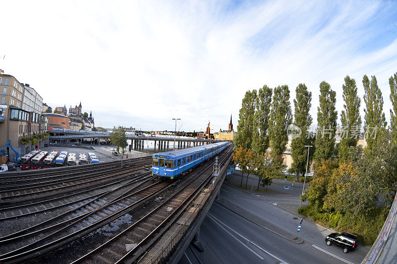 Slussen,斯德哥尔摩。火车或公共汽车。鱼的眼睛。