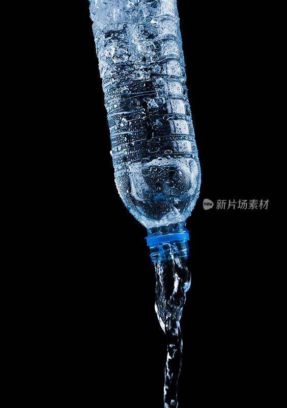 塑料水瓶。