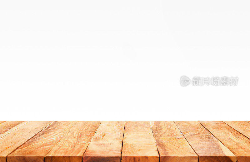 木质桌面，白色背景。