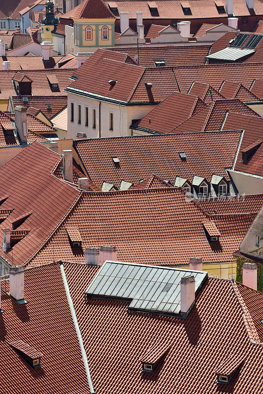 老城布拉格的瓦片屋顶
