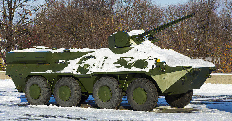 轮式两栖装甲人员运输车BTR-80