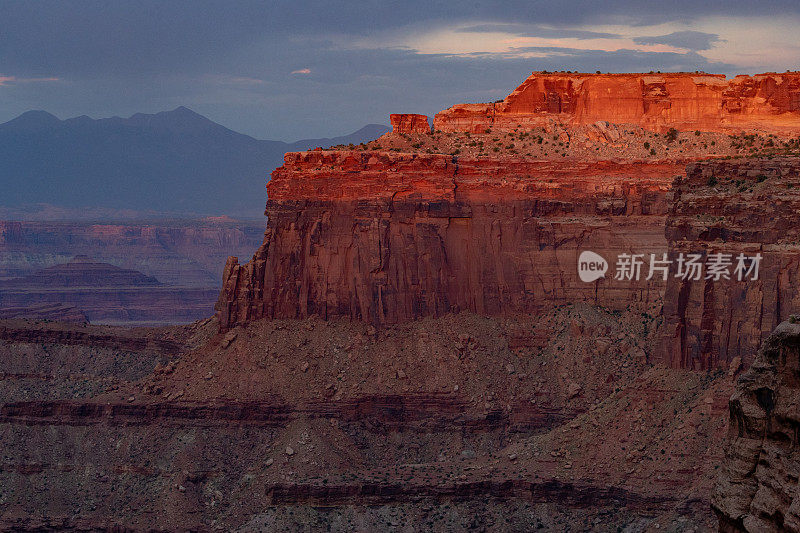 美国西南部的沙漠探险:峡谷地国家公园的风景