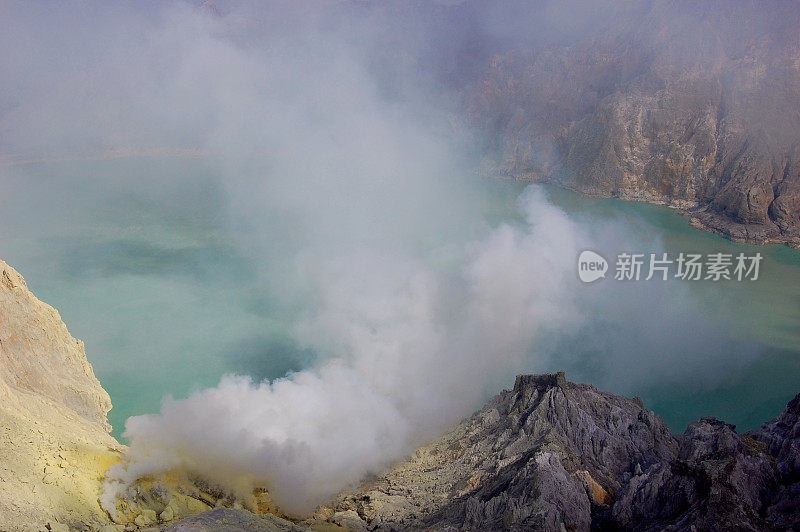 印度尼西亚伊珍火山火山口