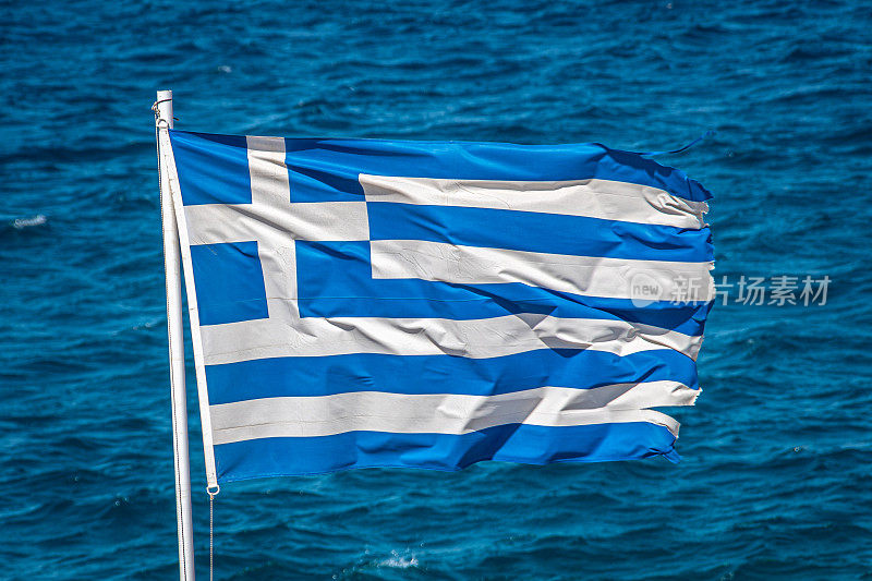 希腊国旗在科孚岛，希腊Kerkyra，科孚镇在科孚岛爱奥尼亚群岛希腊，欧洲