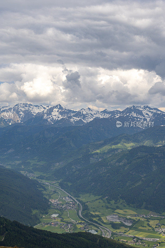 从Aineck到Oberweißburg的山地景观