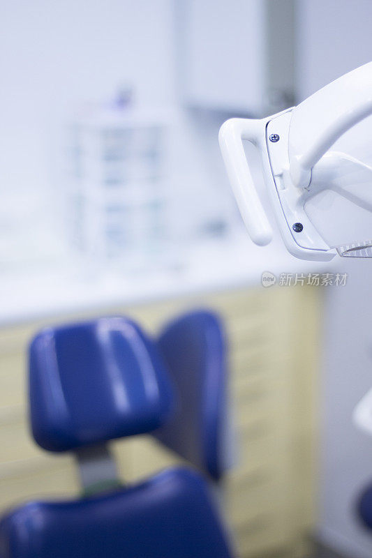 牙医椅和牙钻
