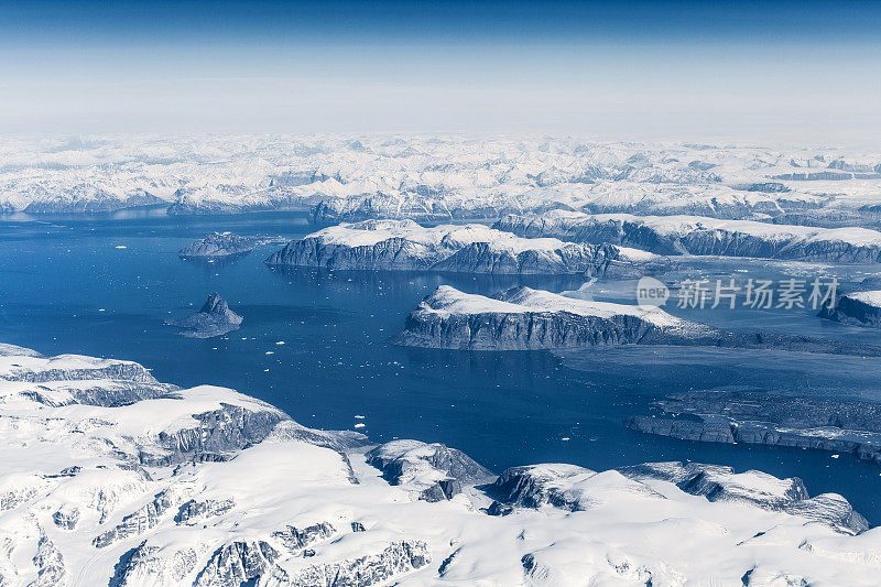 格陵兰岛冰山的鸟瞰图
