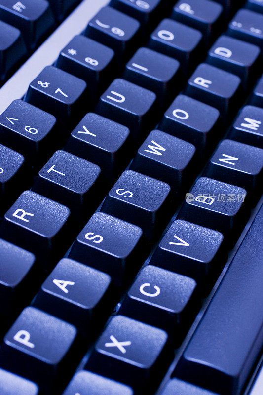 密码写在电脑的蓝色键盘上
