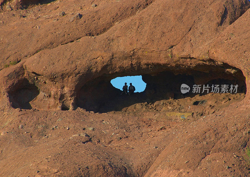 岩石洞