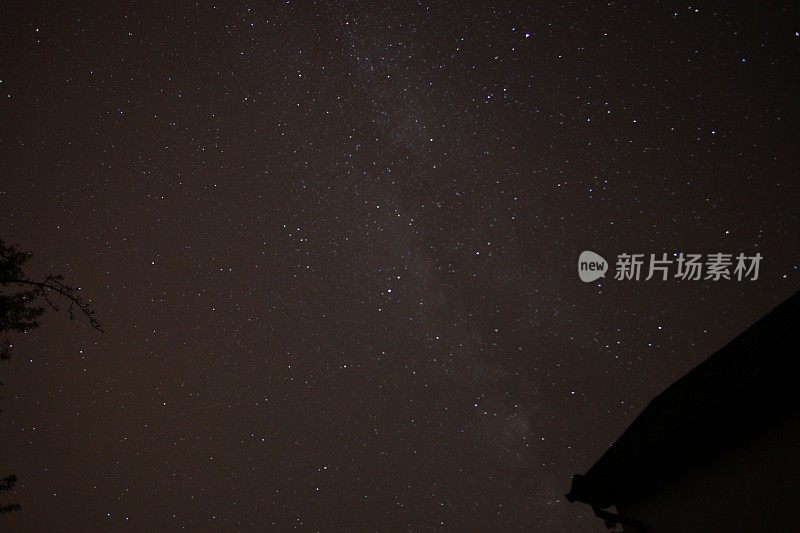 午夜天空中的星星